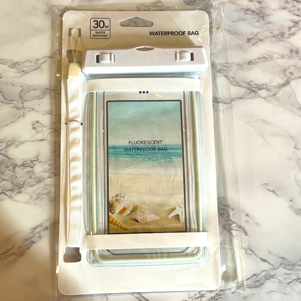 4/$25 NWOT White Fluorescent Waterproof bag for phone